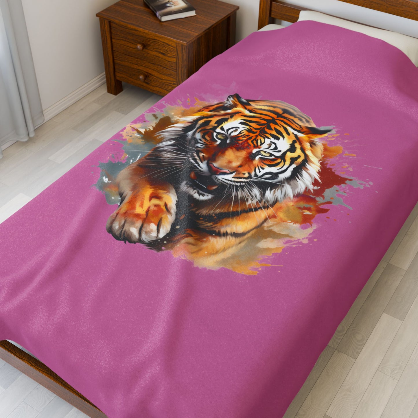 Princess Grace  Fierce Tiger Velveteen Plush Blanket  Cozy and Stylish Home Decor