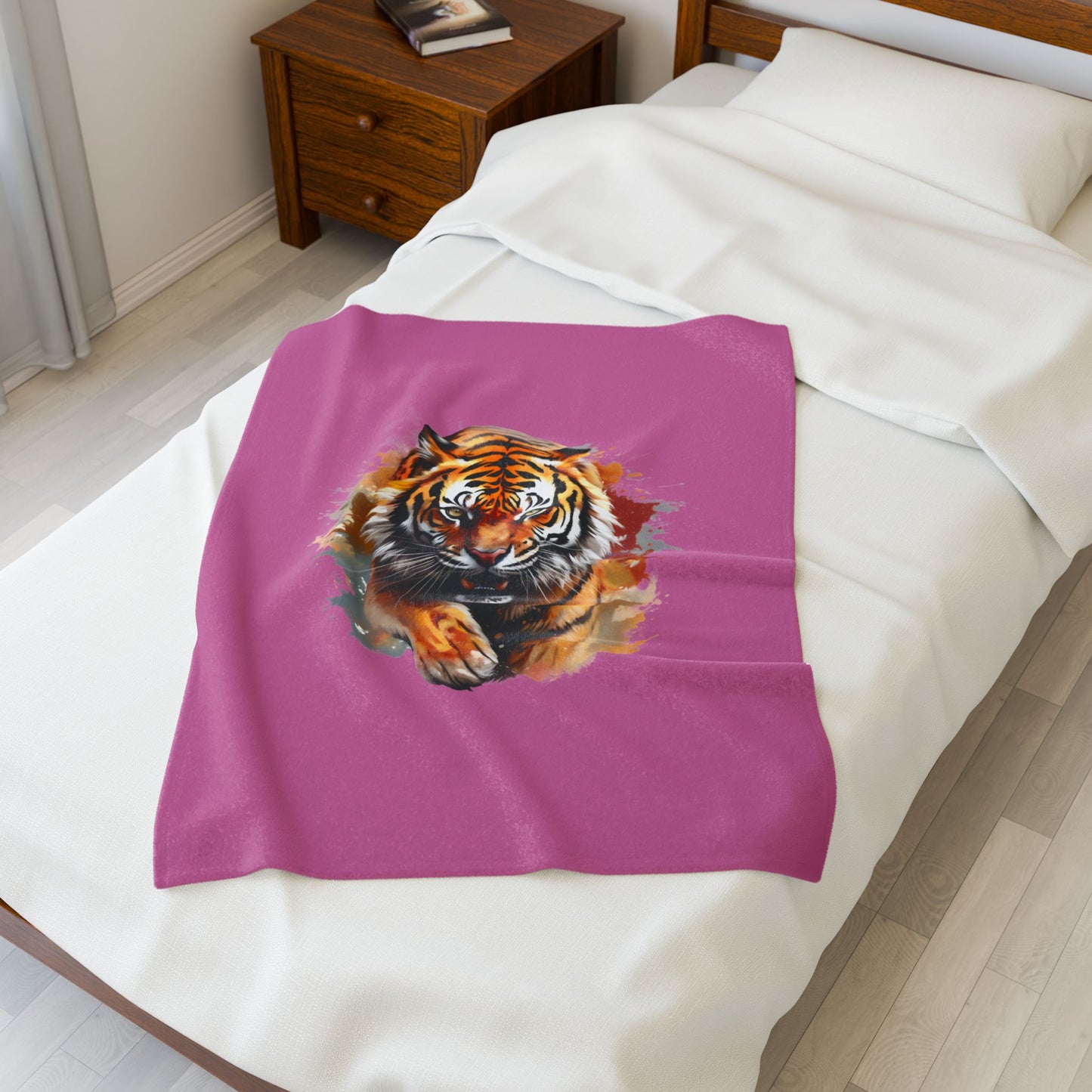 Princess Grace  Fierce Tiger Velveteen Plush Blanket  Cozy and Stylish Home Decor